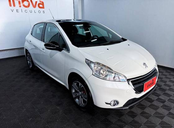 PEUGEOT 208 1.6 GRIFFE 16V FLEX 4P AUTOMÁTICO PEUGEOT 208 1.6 GRIFFE 16V FLEX 4P AUTOMÁTICO